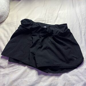Workout shorts With string waste band and pocket